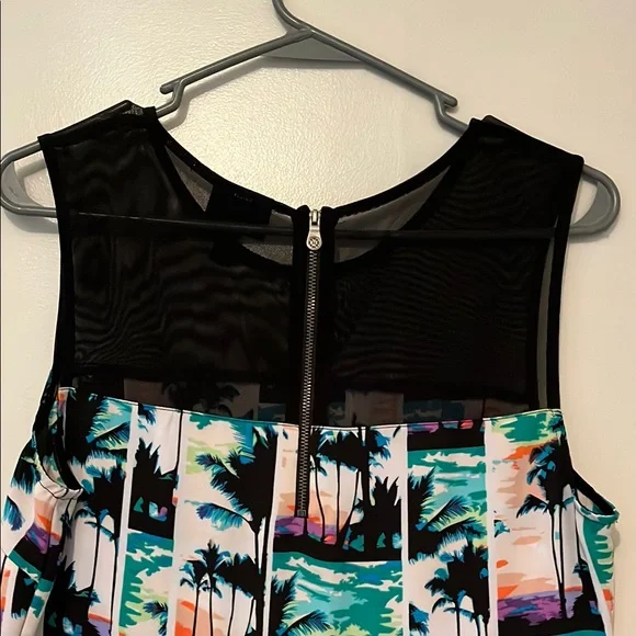 Nicole Black and Blue Graphic Tank Top - Picture 9 of 12